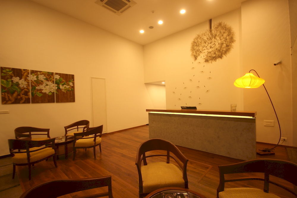 מלון פאנג'י The Fern Residency, Miramar מראה חיצוני תמונה