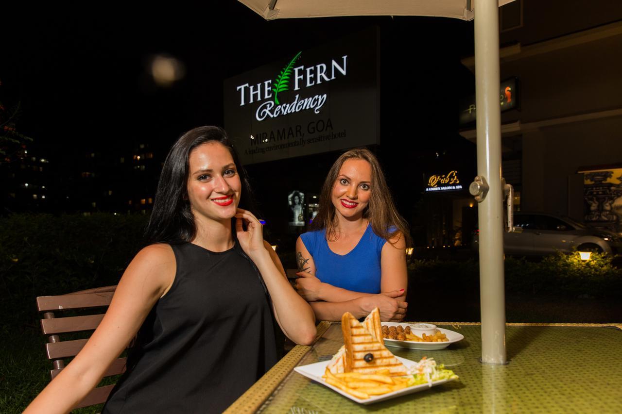 מלון פאנג'י The Fern Residency, Miramar מראה חיצוני תמונה