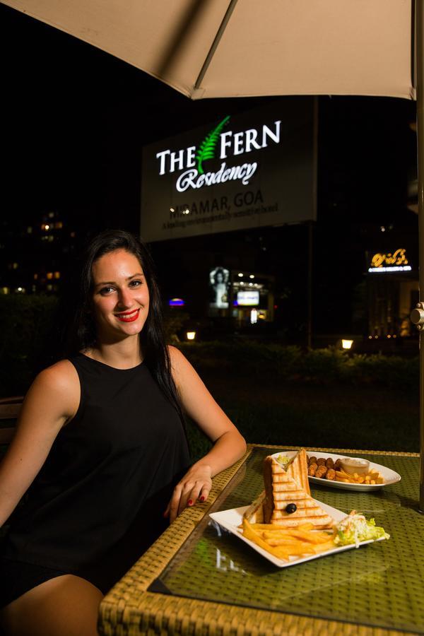מלון פאנג'י The Fern Residency, Miramar מראה חיצוני תמונה