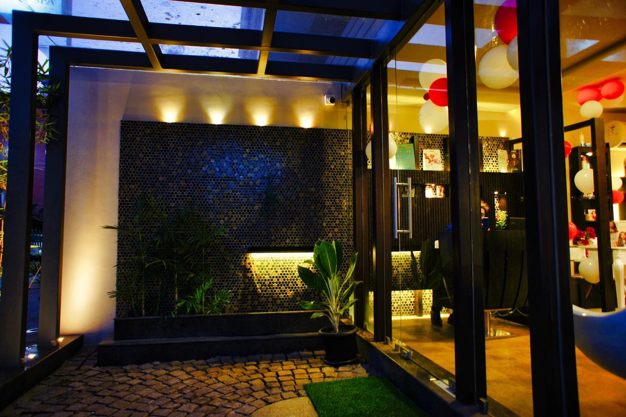 מלון פאנג'י The Fern Residency, Miramar מראה חיצוני תמונה